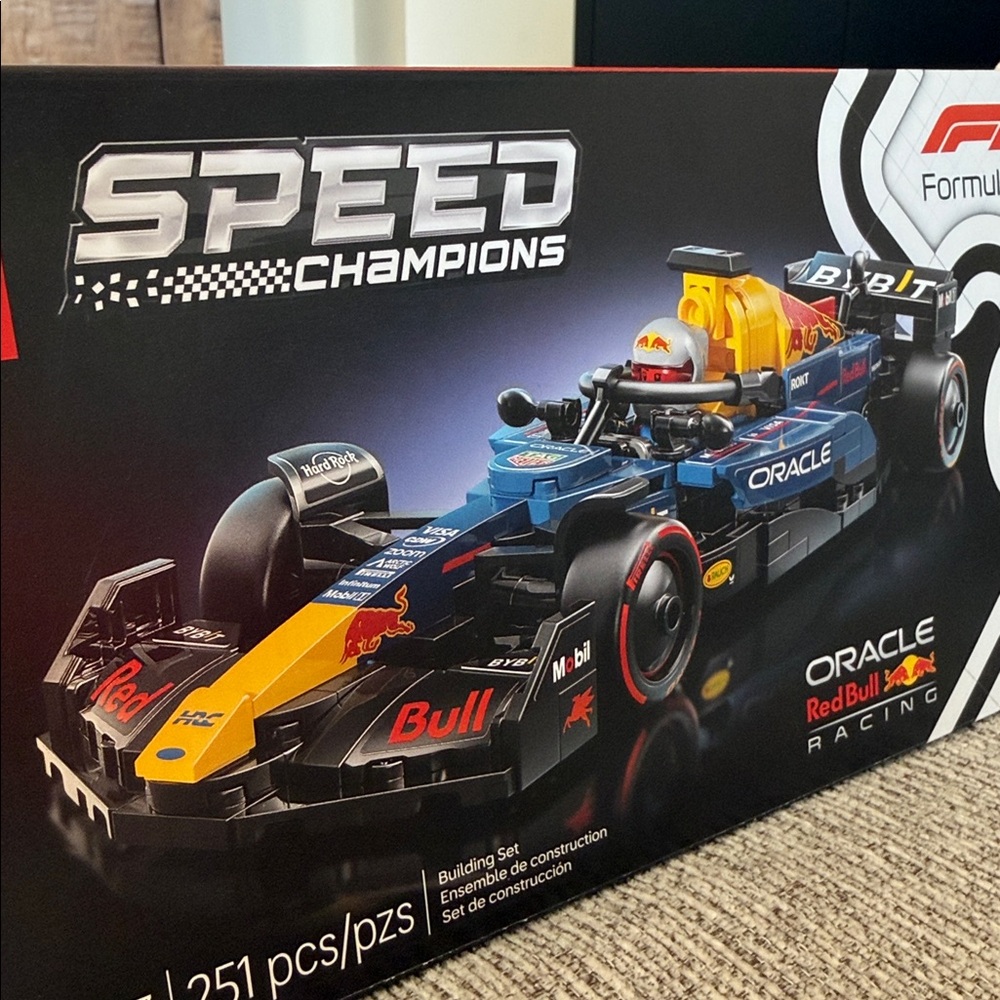🎉BRAND NEW🎉 LEGO 77243 - Speed Champions Oracle Red Bull Racing F1 Car